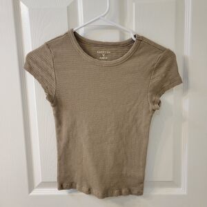 American Eagle Outfitters Women's Brown Ribbed Tee. Medium